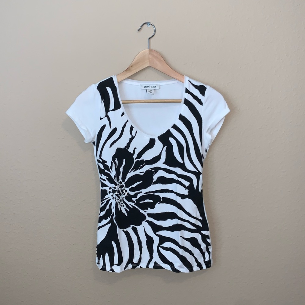 White House Black Market       A black and white shirt
